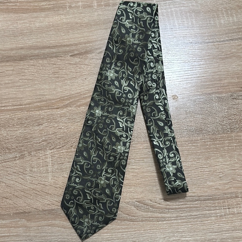 Brand Q Elegant Floral Patterned Tie - Picture 1 of 5
